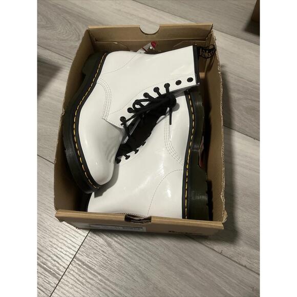 DR. MARTENS ZAVALA T LAMPER AIR WAIR WOMEN’S WHITE COMBAT BOOT SIZE US 9 - Picture 4 of 5